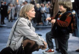 Michelle Pfeiffer als Melanie Parker und Alex D. Linz als Sammy Parker.