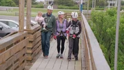 Eine fünfköpfige Familie tauscht Virgina Beach gegen die Outer Banks in North Carolina. Nachdem die Insel ihr jahrelanges Urlaubsziel war, suchen sie nach einem charmanten Haus mit Meerblick, in dem die Familie das Urlaubsgefühl das ganze Jahr hat. Eine fünfköpfige Familie tauscht Virgina Beach gegen die Outer Banks in North Carolina. Nachdem die Insel ihr jahrelanges Urlaubsziel war, suchen sie nach einem charmanten Haus mit Meerblick, in dem die Familie das Urlaubsgefühl das ganze Jahr hat.