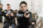 Detective Brooke Baker (Sophia Bush)