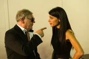 Die Stuttgarter Unterweltgröße Klaus Bühler (Claude-Oliver Rudolph) macht Leyla Atalay (Shadi Hedayati), der Managerin von Kessel Cars, eine klare Ansage. Was haben die beiden zu verbergen? Die Stuttgarter Unterweltgröße Klaus Bühler (Claude-Oliver Rudolph) macht Leyla Atalay (Shadi Hedayati), der Managerin von Kessel Cars, eine klare Ansage. Was haben die beiden zu verbergen?