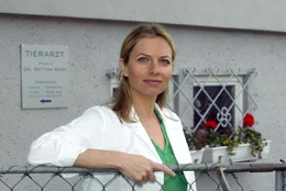 Susanne Michel (Dr. Bettina Kern).