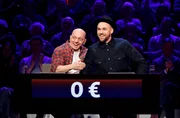Rateteam-Kapit&auml;n Bernhard Ho&euml;cker (l.) mit S&auml;nger Max Mutzke (r.).
