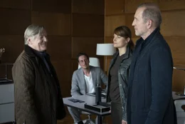 Eine Spur f&uuml;hrt Hauptkommissar Jan Fabel (Peter Lohmeyer, re.) und Kommissarin Anna Wolff (Ina Paule Klink) zu dem Unternehmer Simon Blohm (Hans L&ouml;w) und seinem Schwiegervater Ulrich Adebach (Manfred Zapatka, li.).