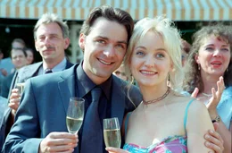 Alexander Lutz (Alexander Moser), Eva Herzig (Christine Grasser).