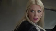 Tara Reid als April Tara Reid als April