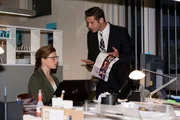 Als Deniz (Igor Dolgatschew) Toni (Michèle Fichtner) nach einem Missgeschick übertrieben hart angeht, will sie die unfaire Behandlung nicht länger auf sich sitzen lassen... Als Deniz (Igor Dolgatschew) Toni (Michèle Fichtner) nach einem Missgeschick übertrieben hart angeht, will sie die unfaire Behandlung nicht länger auf sich sitzen lassen...