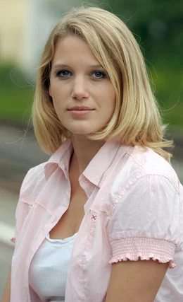 Emma (Eva-Maria Grein von Friedl).