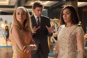 Clara Montesinos (Marta Hazas), Elena Pons (Megan Montaner) und Sergio God&oacute; (Fernando Guallar)