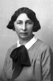 Betty Scholem lebt 1933 in Berlin. Sie schreibt ihrem Sohn Gerhard nach Jerusalem und erkennt erst nach und nach, in welcher Gefahr sie schwebt.