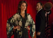 Carmela Cort&eacute;s (M&oacute;nica Cruz)