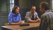 Die Detectives Olivia Benson (Mariska Hargitay) und Elliot Stabler (Christopher Meloni, M.) nehmen Bruce Abbott (Bruce Bohne) in die Mangel. Er wird verd&auml;chtigt, als Vergewaltiger die New Yorker U-Bahn unsicher zu machen.