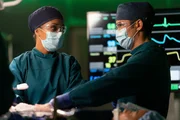 Dr. Claire Browne (Antonia Thomas) und Dr. Neil Melendez (Nicholas Gonzalez)