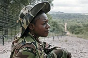 Die 30-j&auml;hrige Rangerin Nkateko Mzimba ist seit sieben Jahren bei den Black Mambas. Sie ist die Alleinern&auml;hrerin ihrer sechsk&ouml;pfigen Familie und m&ouml;chte sich zum Tourguide weiterqualifizieren.