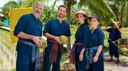 Auf zur Kokosnuss-Challenge, v.li.: Daniel Morgenroth als Martin Grimm, Florian Silbereisen als Max Parger, Maxine Kazis als Annika Ehler, Marija Mauer als Melly Sturm mit unidentifiziertem Nebendarsteller Auf zur Kokosnuss-Challenge, v.li.: Daniel Morgenroth als Martin Grimm, Florian Silbereisen als Max Parger, Maxine Kazis als Annika Ehler, Marija Mauer als Melly Sturm mit unidentifiziertem Nebendarsteller