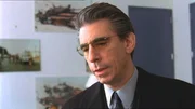 Detective John Munch (Richard Belzer) hat ein doppeltes Problem zu bew&auml;ltigen. Er muss genug Beweise finden, um wenigstens einen T&auml;ter vor Gericht &uuml;berf&uuml;hren zu k&ouml;nnen - und muss gleichzeitig den zweiten Vergewaltiger ausfindig machen.