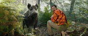 Unheimliche Begegnung der haarigen Art im Wald von St. Hubert: Simon (Hakim Jemili) trifft auf Moshe.