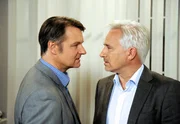 Thomas (Gerry Hungbauer, r.) macht Drechsler (Klaus Christian Schreiber, l.) entschlossen eine Kampfansage.