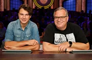 Rateteam-Kapit&auml;n Elton (r.) und der &ouml;sterreichische S&auml;nger Chis Steger (l.) bilden ein Rateteam.
