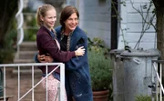 Niina Berlinger (Emilia Bernsdorf) ist bei ihrer Großmutter Edelgard (Angela Winkler) aufgewachsen und hat ihre Mutter bisher nicht kennengelernt. Niina Berlinger (Emilia Bernsdorf) ist bei ihrer Großmutter Edelgard (Angela Winkler) aufgewachsen und hat ihre Mutter bisher nicht kennengelernt.