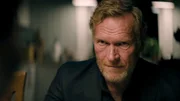 Kommissar William Wisting (Sven Nordin) steht dem neuen Partner seines Sohnes skeptisch gegenüber. Kommissar William Wisting (Sven Nordin) steht dem neuen Partner seines Sohnes skeptisch gegenüber.