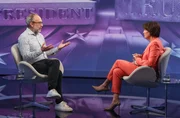 Zu Gast bei Moderatorin Sandra Maischberger (r.): Jimmy Wales (Wikipedia-Gründer) Zu Gast bei Moderatorin Sandra Maischberger (r.): Jimmy Wales (Wikipedia-Gründer)