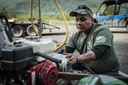 Carlos Minor arbeitet an der Dredge in Porcupine.