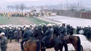 Atomkraftgegner, die Kernschmelze im amerikanischen Atomkraftwerk von Harrisburg macht schlagartig klar, dass die als Alternative zum &Ouml;l angesehene Nuklearenergie enorme Risiken birgt.