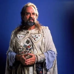 Sybok (Laurence Luckinbill), Captain Spocks vulkanischer Halbbruder, verfolgt seine eigenen Ziele.
