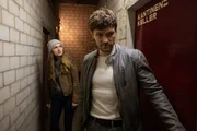 Lucy (Josephin Busch, l.) und Alex (Aleksandar Radenkovic, r.) sind Lehmann gefolgt und hoffen, Andreas Kramer zu finden. Lucy (Josephin Busch, l.) und Alex (Aleksandar Radenkovic, r.) sind Lehmann gefolgt und hoffen, Andreas Kramer zu finden.