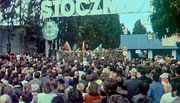 Lech Wałęsa, 1979 wurde er mehrfach wegen Betreibens einer &bdquo;anti-staatlichen&ldquo; Organisation verhaftet, doch das Gericht sprach ihn frei. Er durfte das Gef&auml;ngnis Anfang 1980 verlassen.