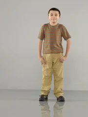 (4. Staffel) - Er ist intelligent und gebildet, hat aber Probleme sich mit anderen Kindern anzufreunden: Brick (Atticus Shaffer) ... (4. Staffel) - Er ist intelligent und gebildet, hat aber Probleme sich mit anderen Kindern anzufreunden: Brick (Atticus Shaffer) ...