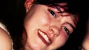 Die attraktive Angelina f&auml;llt James O'Mara direkt auf. Die beiden haben viel gemeinsam, wuchsen beide in Minnesota auf - doch im Gegensatz zu James hat sie keine gute Erinnerung an ihre Kindheit.