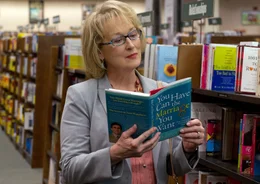 Kay (Meryl Streep) sucht in Beziehungsratgebern nach Methoden, um ihre eingeschlafene Ehe aufzufrischen.