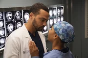 Dr. Jackson Avery (Jesse Williams, l.); Dr. Maggie Pierce (Kelly McCreary, r.)