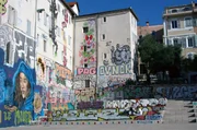 Die Vorst&auml;dte der franz&ouml;sischen Hafenstadt Marseille haben keinen guten Ruf. Die Rap-Gruppe IAM k&auml;mpft mit ihrer Musik gegen das Stigma an.