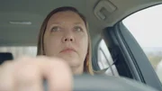 &Uuml;berlebende Lindsay Walz im Auto.