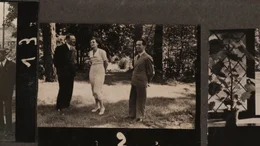 Adolf Hitler ist mit Joseph Goebbels (Reichsminister f&uuml;r Volksaufkl&auml;rung) zu Besuch bei Leni Riefenstahl in ihrer Villa in Berlin-Dahlem (1937). Kontaktbogen aus dem Bestand von Heinrich Hoffmann, National Archive).