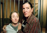 Walter (Katy Karrenbauer, re.) kommt Annabelle (Bettina Lohmeyer) und Adler zu Hilfe, doch wird sie wirklich die 'Rote Mamba' besiegen? Walter (Katy Karrenbauer, re.) kommt Annabelle (Bettina Lohmeyer) und Adler zu Hilfe, doch wird sie wirklich die 'Rote Mamba' besiegen?