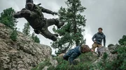 Can (Anand Batbileg) kommt Justin (Béla Gabor Lenz) zu Hilfe und schaltet den brutalen Angreifer aus. Can (Anand Batbileg) kommt Justin (Béla Gabor Lenz) zu Hilfe und schaltet den brutalen Angreifer aus.