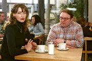 Welche Rolle spielt Achims (Gustav-Peter W&ouml;hler, r.) Informantin Geraldine (Claudia Mehnert, l.) in dem mysteri&ouml;sen Fall?