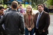 Shepherd (Neill Rea), Sims (Fern Sutherland) und Jared (Pana Hema Taylor, li.) unter Oldtimer-Freunden. Shepherd (Neill Rea), Sims (Fern Sutherland) und Jared (Pana Hema Taylor, li.) unter Oldtimer-Freunden.