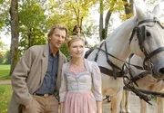 Mit dem Künstler Daniel (Michael von Au) erlebt Nina (Johanna Christine Gehlen) Romantik pur. Mit dem Künstler Daniel (Michael von Au) erlebt Nina (Johanna Christine Gehlen) Romantik pur.