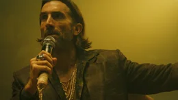 Sharlto Copley als Tiger