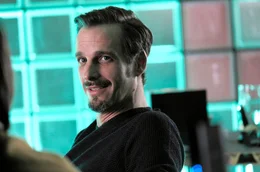 Der Produzent Meinholdt (Max von Thun, re.) m&ouml;chte Sebastian einen Plattenvertrag anbieten.