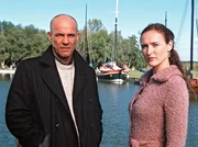 Noch ahnt Marina (Deborah Kaufmann) nicht, dass Jacob alias Tom (Heiner Lauterbach) der Vater ihres Adoptivsohnes ist.