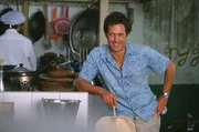 L&auml;sst nicht locker: Sch&uuml;rzenj&auml;ger Daniel (Hugh Grant) versucht alles, um Bridget in Thailand in sein Hotelzimmerbett zu bringen ...