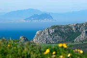 rbb Fernsehen GIBRALTAR - BR&Uuml;CKE ZWISCHEN DEN WELTEN, am Donnerstag (26.01.12) um 14:15 Uhr. Blick von Marokko aus auf den Gibraltarfels