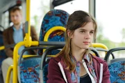 Ahnt nicht, dass sie im Visier eines Psychopathen (Knud Riepen, l.) ist: die 12-j&auml;hrige Jessy (Jamie Bick, l.) ...