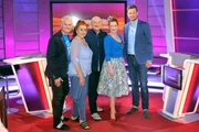 Florian Weber stellt in seinem Wissensquiz die Alltagstauglichkeit seiner prominenten Kandidaten auf die Probe. v.li. Guido Cantz, Alice Hoffmann, Bodo Bach, Enie van de Meiklokjes und Florian Weber.