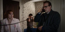 (v.l.n.r.) Mary Wertz (Amy Seimetz); Matthew Wertz jr. (Noah Jupe); Matt Wertz (David Harbour)